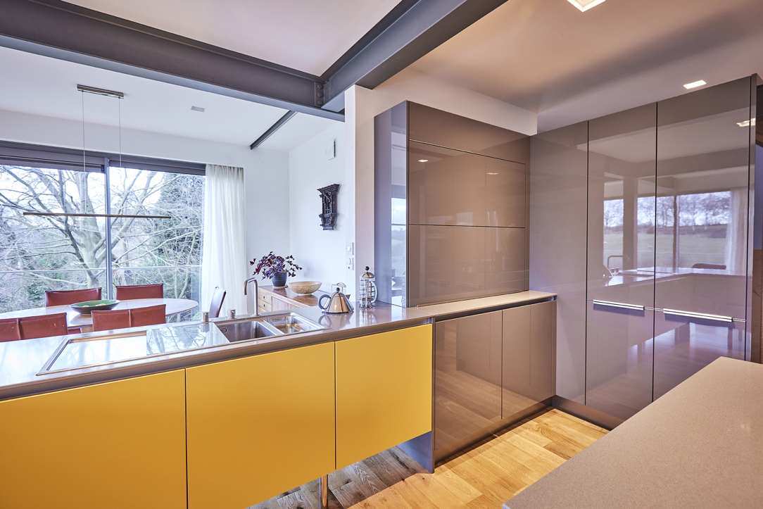 Hidden breakfast bar