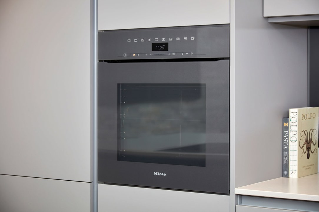 Miele pyro oven in graphite grey
